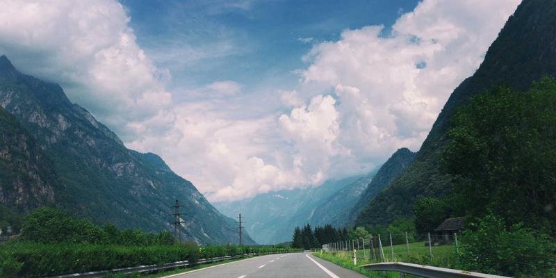 区块链技术如何重塑网络信任体系：技术咨询与网站开发的新范式