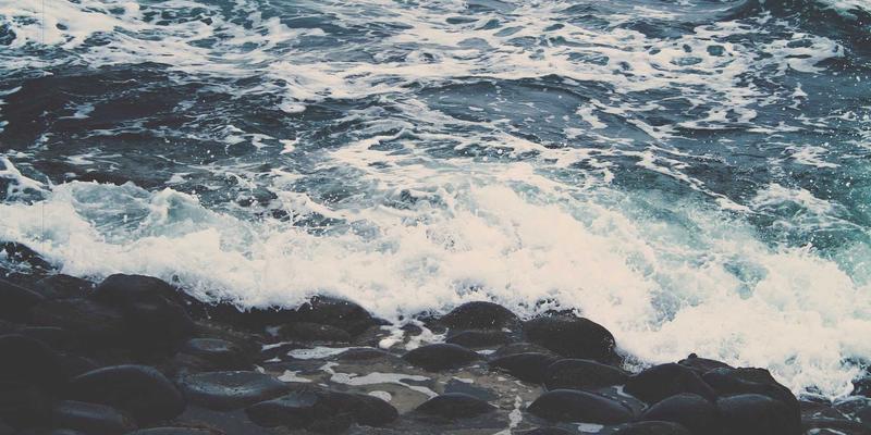 网络科技如何重塑商业生态：云计算与数字营销的双轮驱动