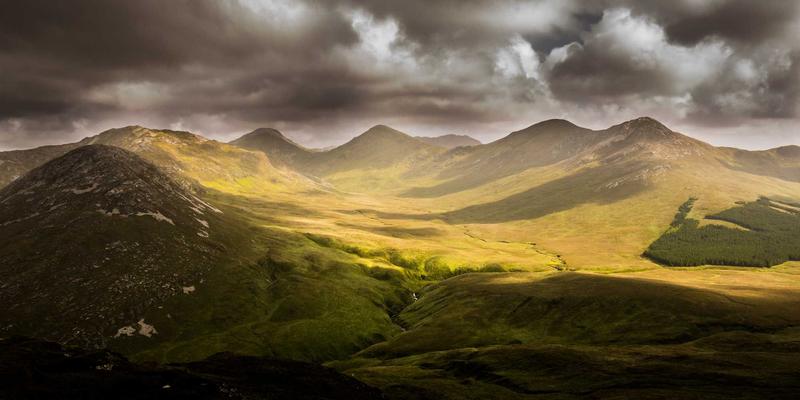 边缘计算与网络科技融合：如何为云游戏与AR/VR构建超低延迟基础设施